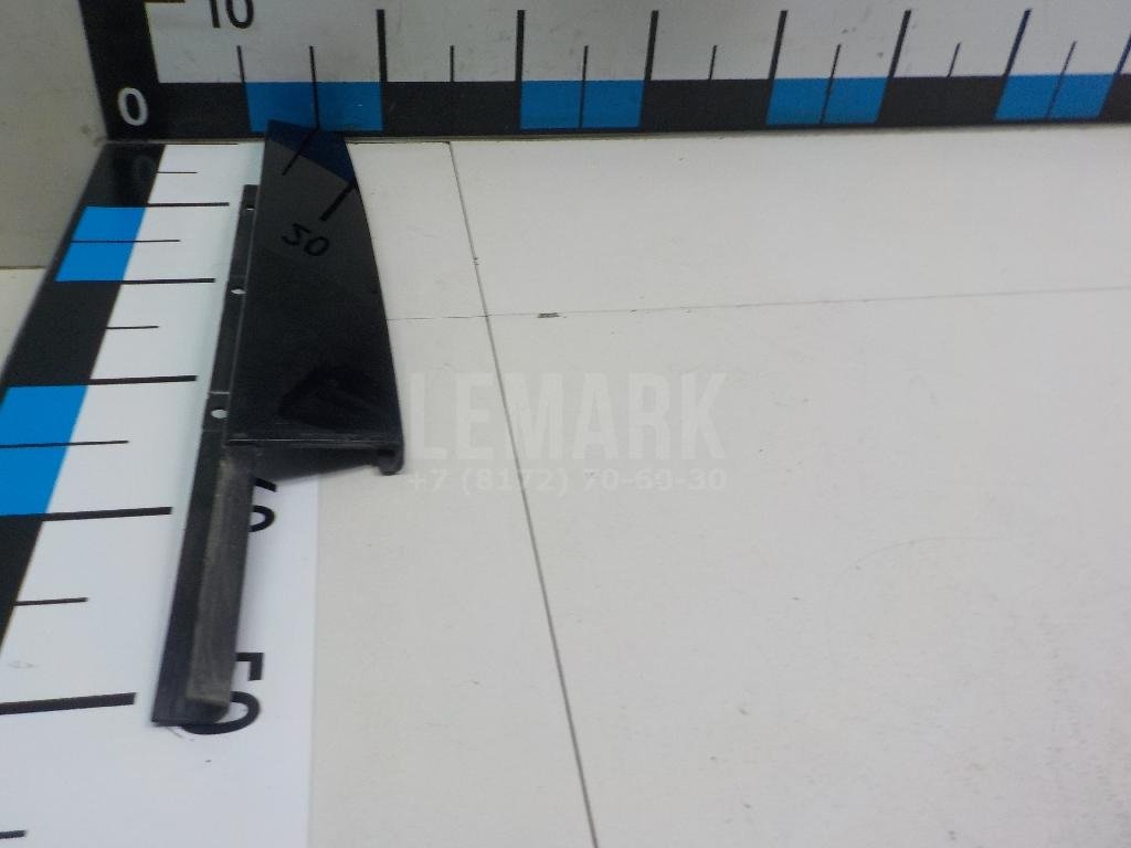 Накладка двери передней левой