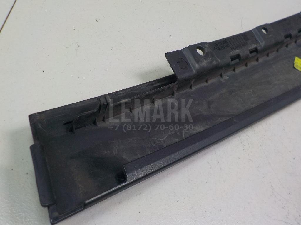 Накладка двери передней левой