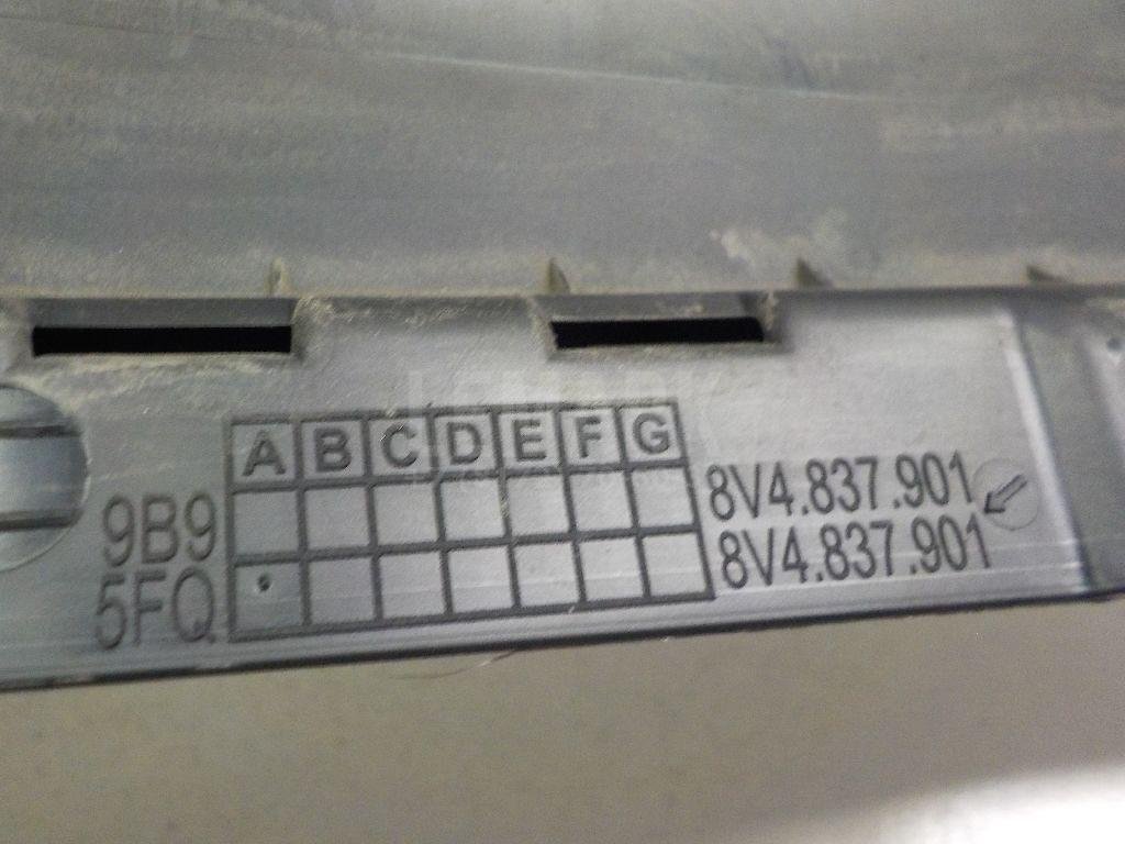 Накладка двери передней левой