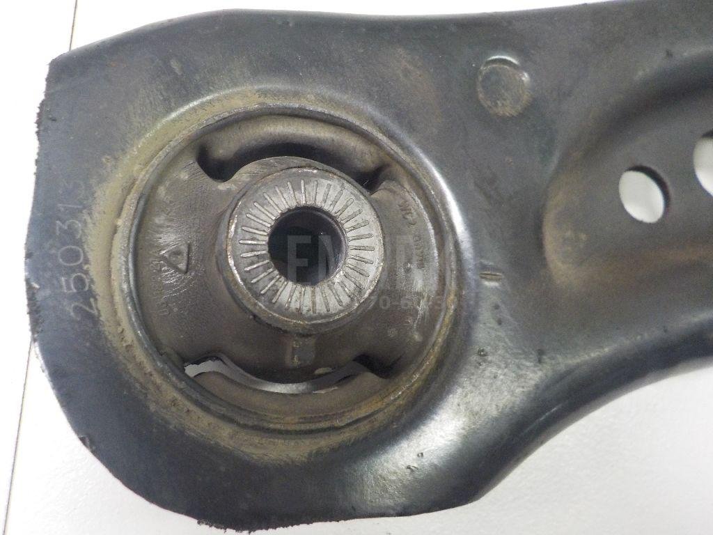 Рычаг передний левый