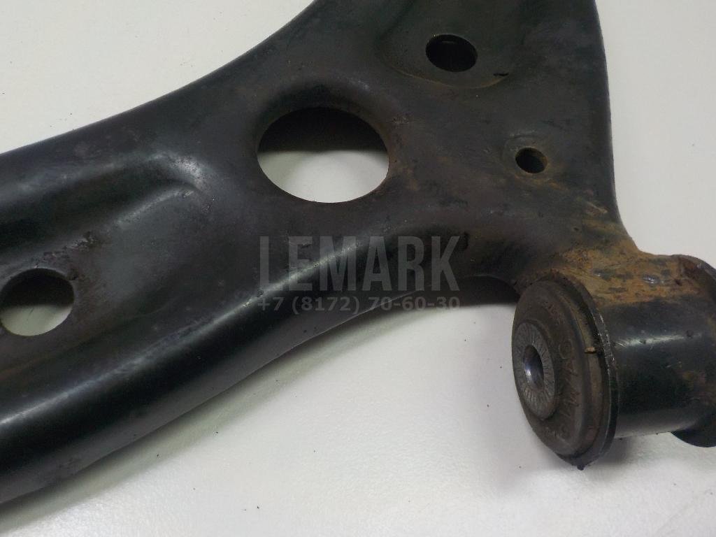 Рычаг передний левый