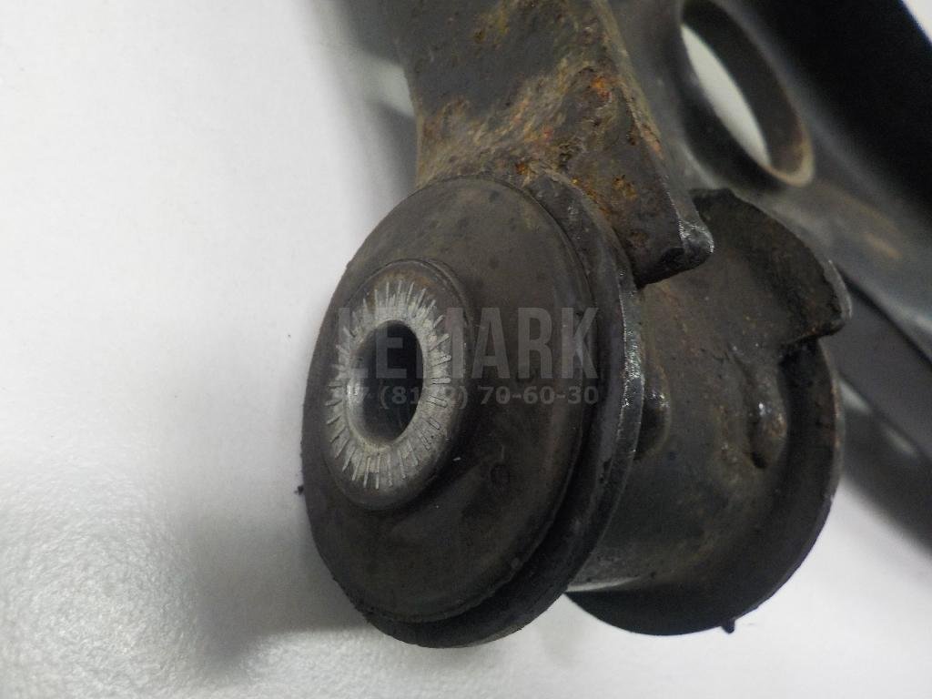 Рычаг передний левый