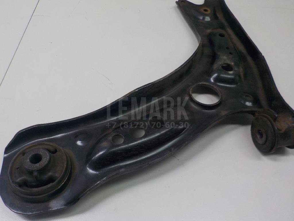 Рычаг передний правый