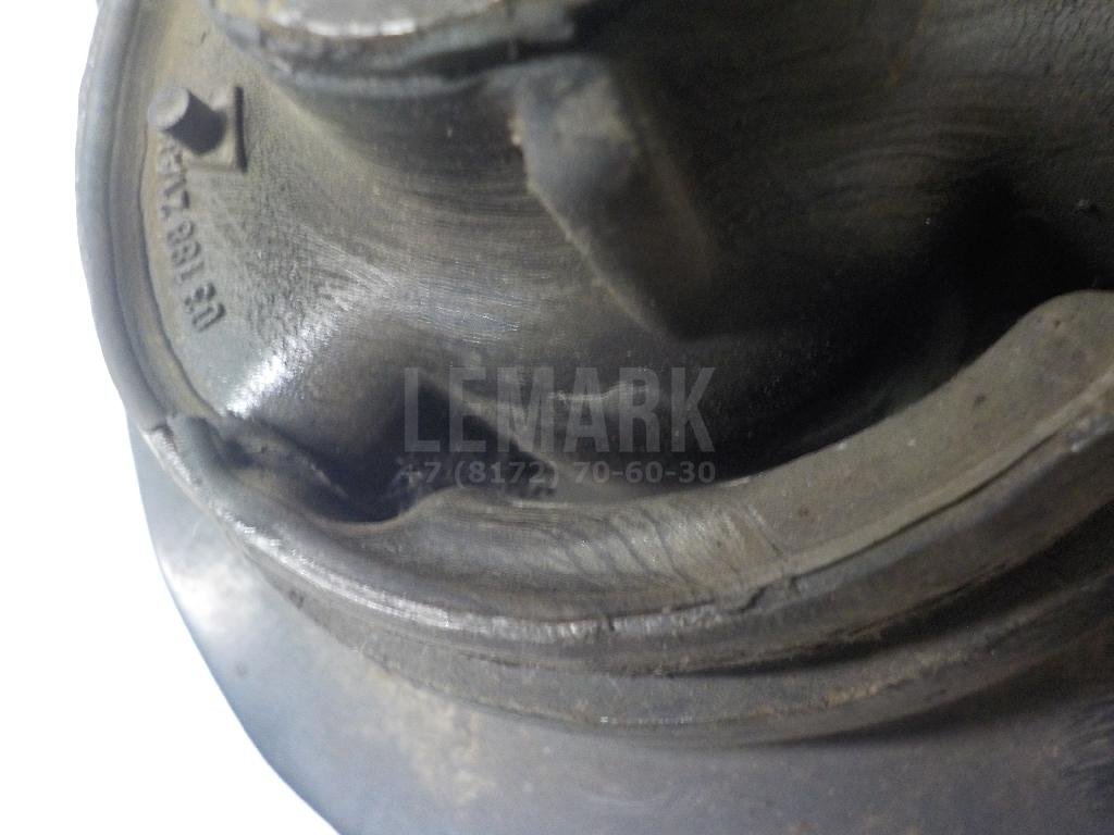 Рычаг передний правый