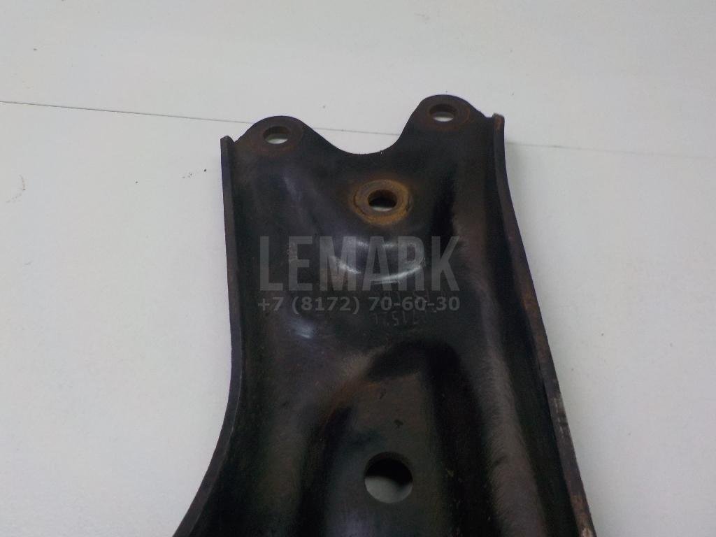 Рычаг передний правый