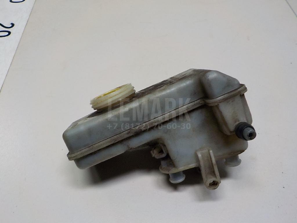 Бачок главного тормозного цилиндра