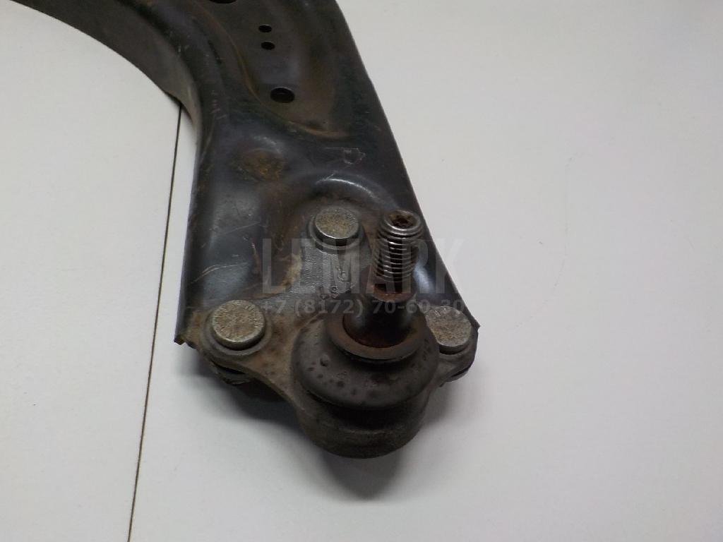 Рычаг передний правый