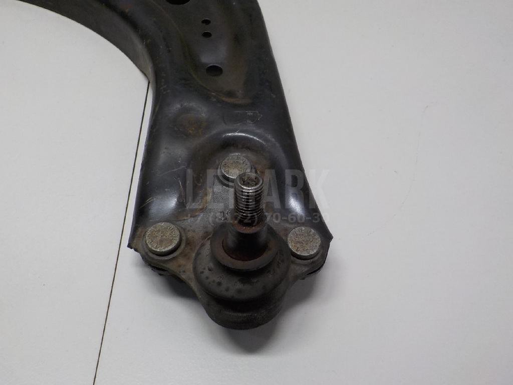 Рычаг передний правый