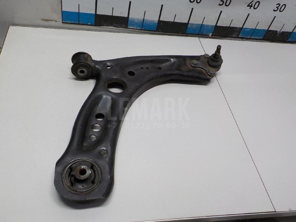 Рычаг передний правый