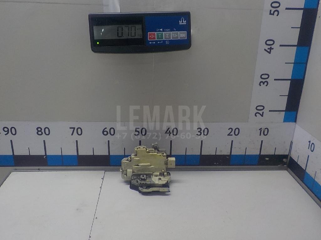 Замок двери задней правой