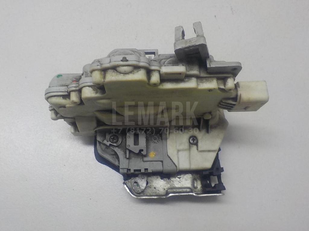 Замок двери задней правой