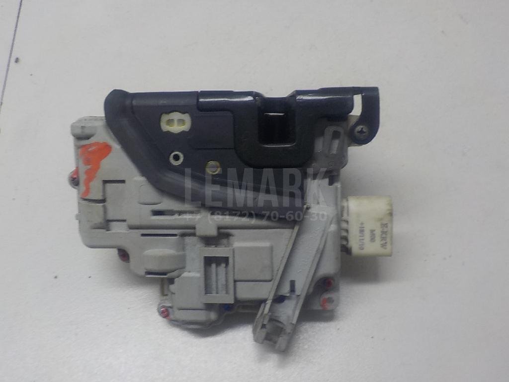 Замок двери задней правой