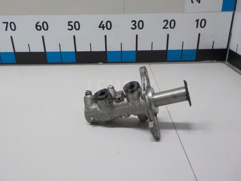 Цилиндр тормозной главный