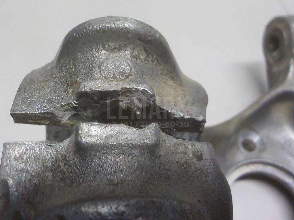 Кулак поворотный передний правый