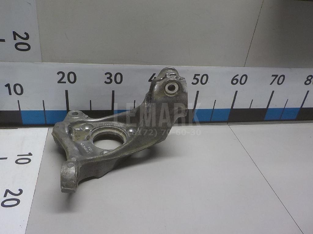 Кулак поворотный передний правый