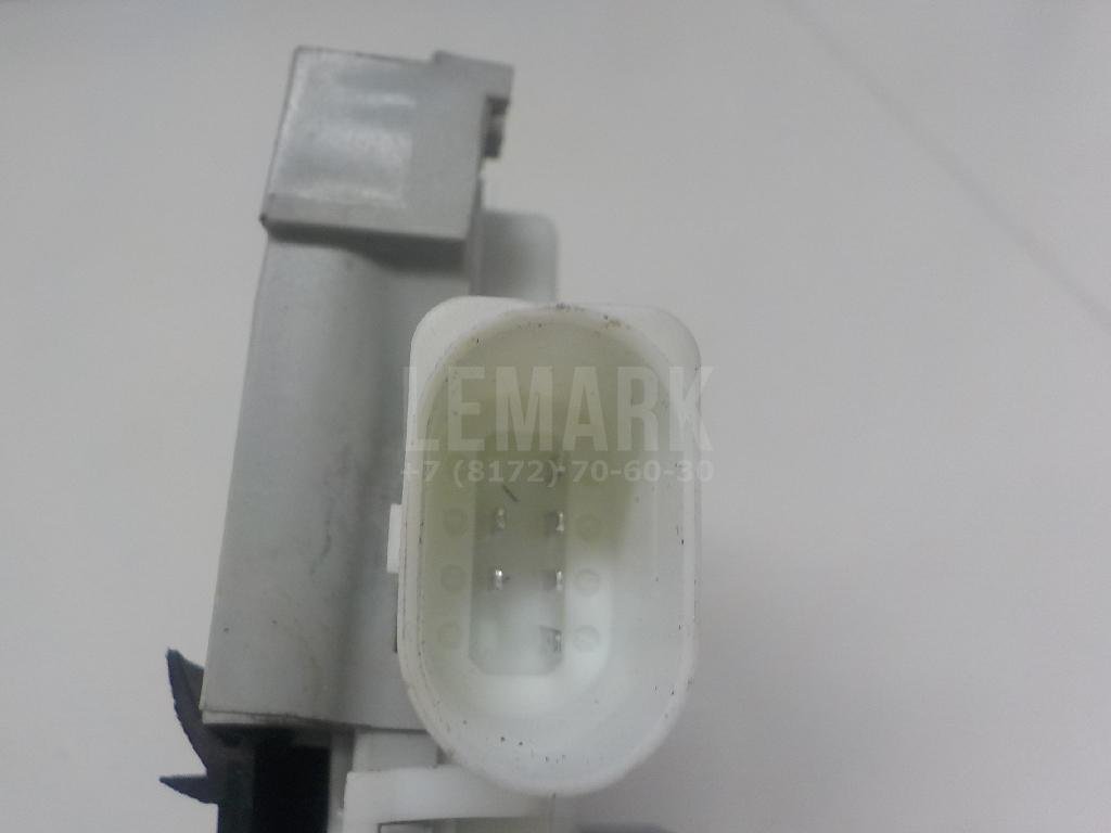 Замок двери передней левой