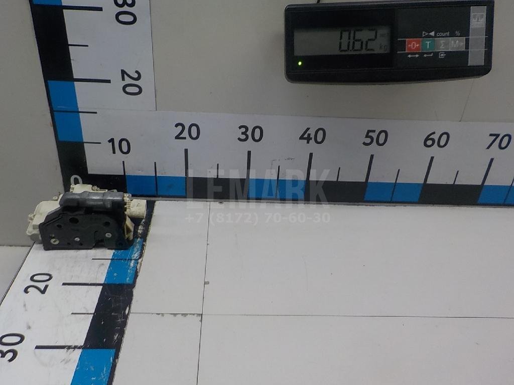 Замок двери задней правой