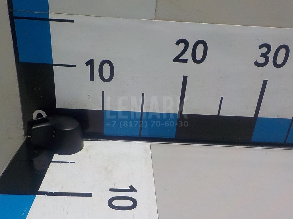 Крышка поводка стеклоочистителя