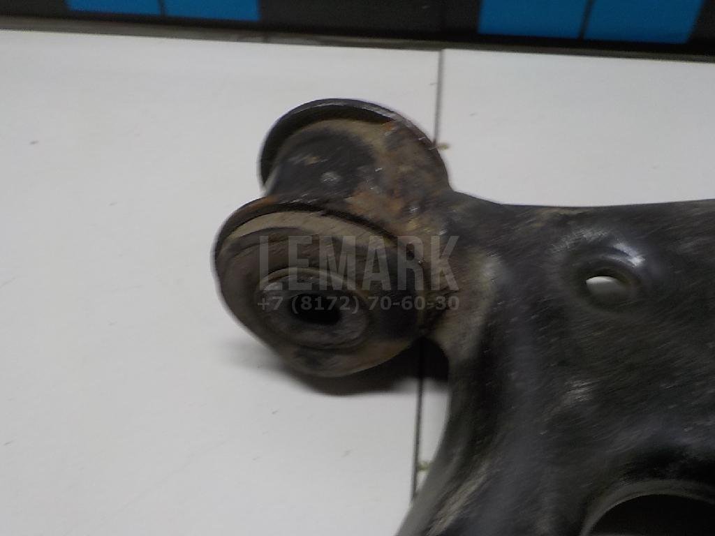 Рычаг передний правый