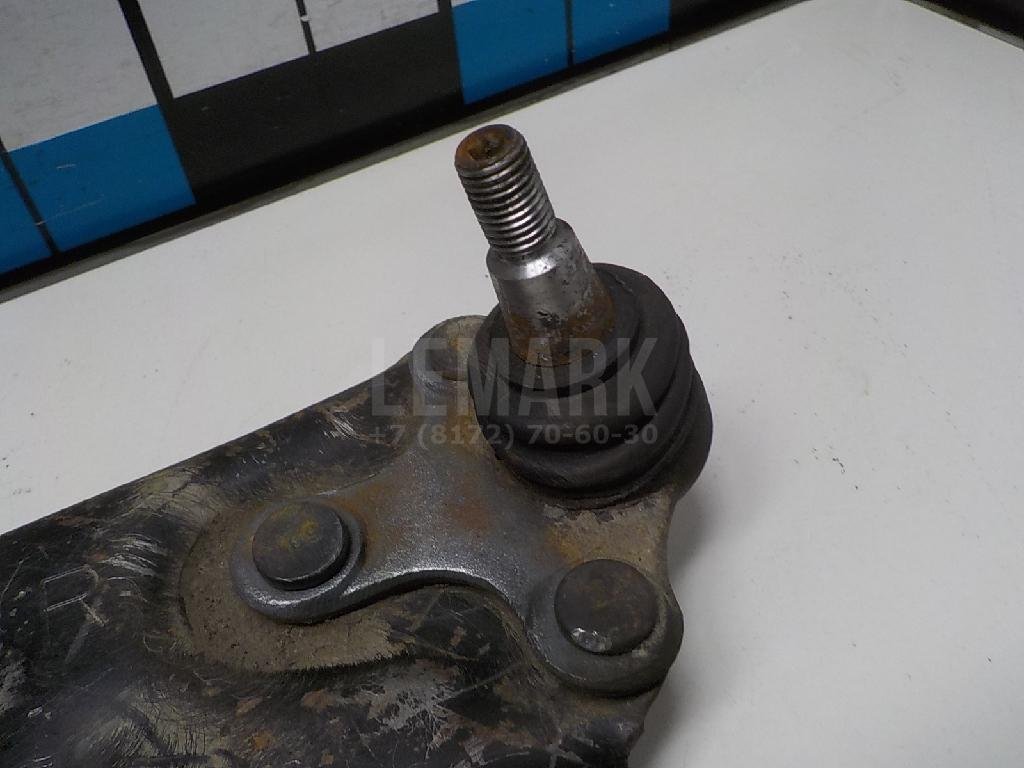 Рычаг передний правый