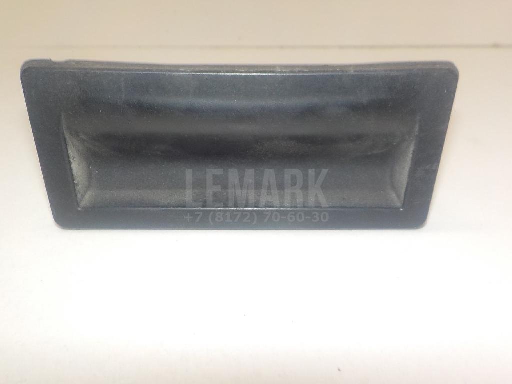 Кнопка открывания багажника