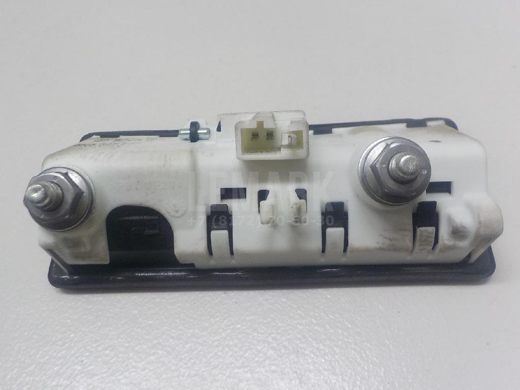 Кнопка открывания багажника