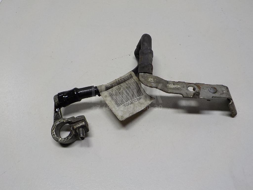 Клемма аккумулятора минус