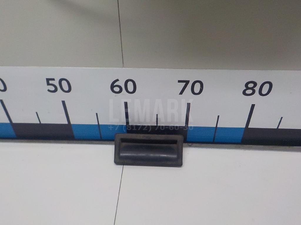 Кнопка открывания багажника