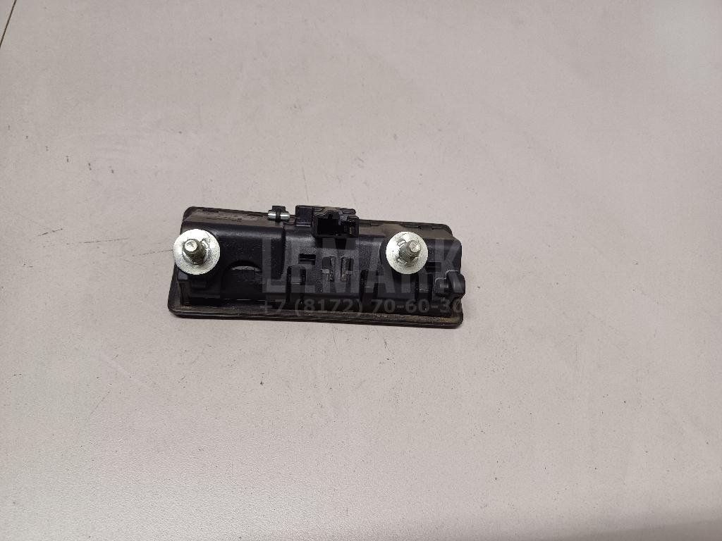 Кнопка открывания багажника