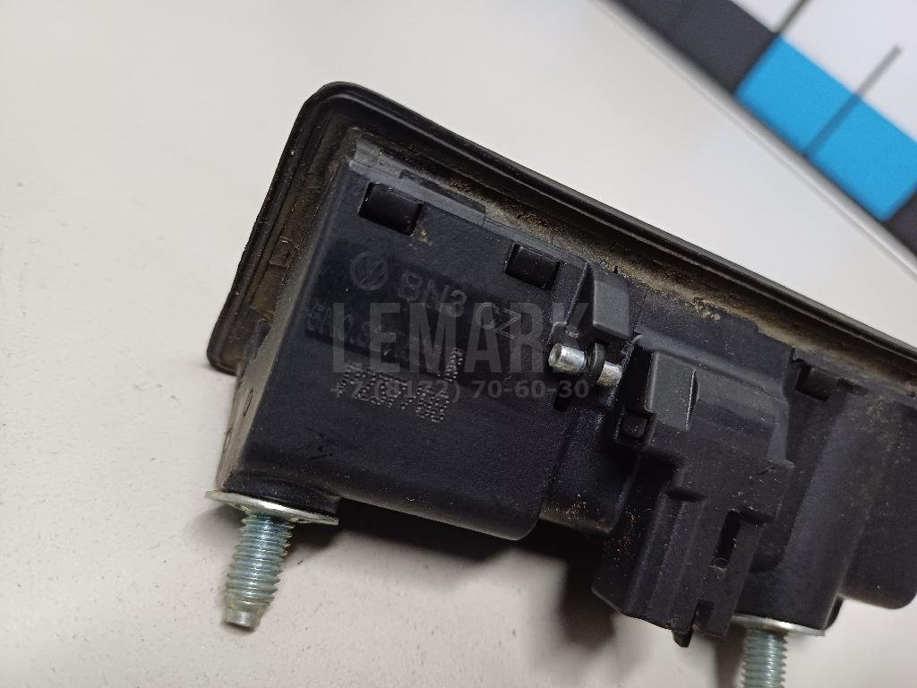 Кнопка открывания багажника