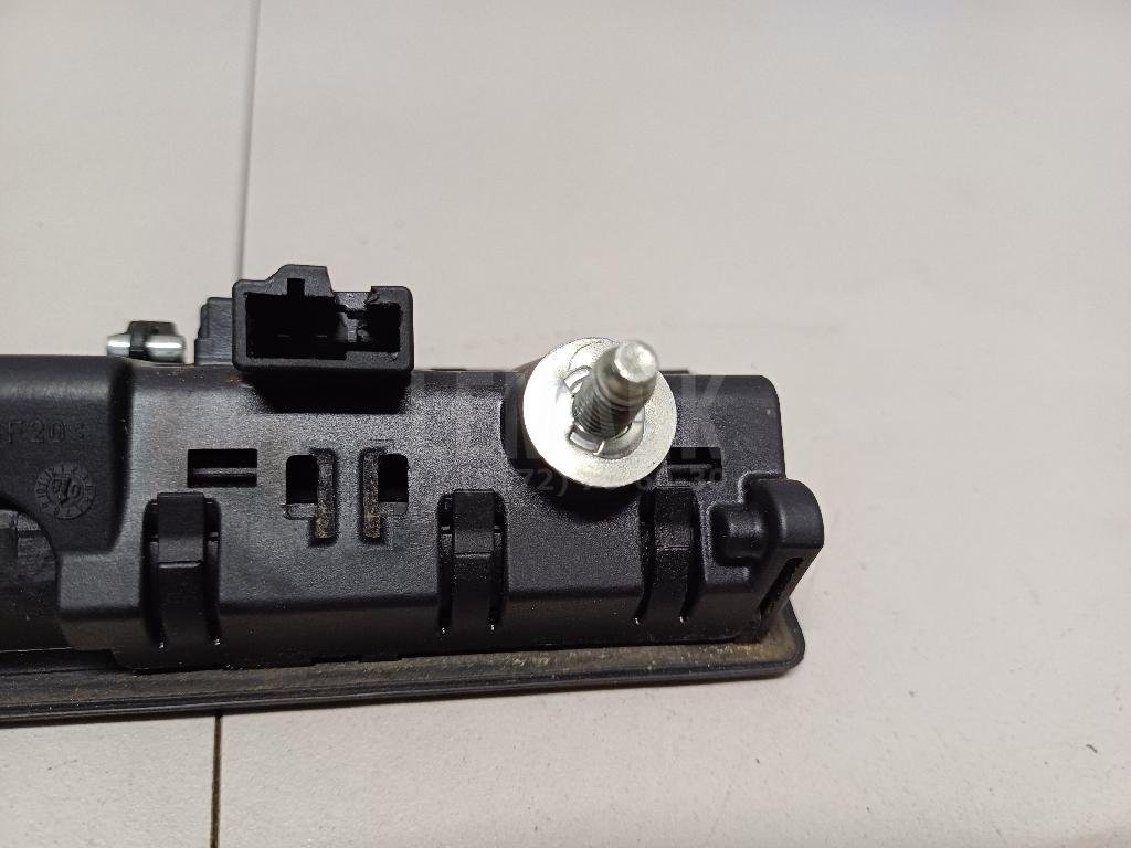 Кнопка открывания багажника