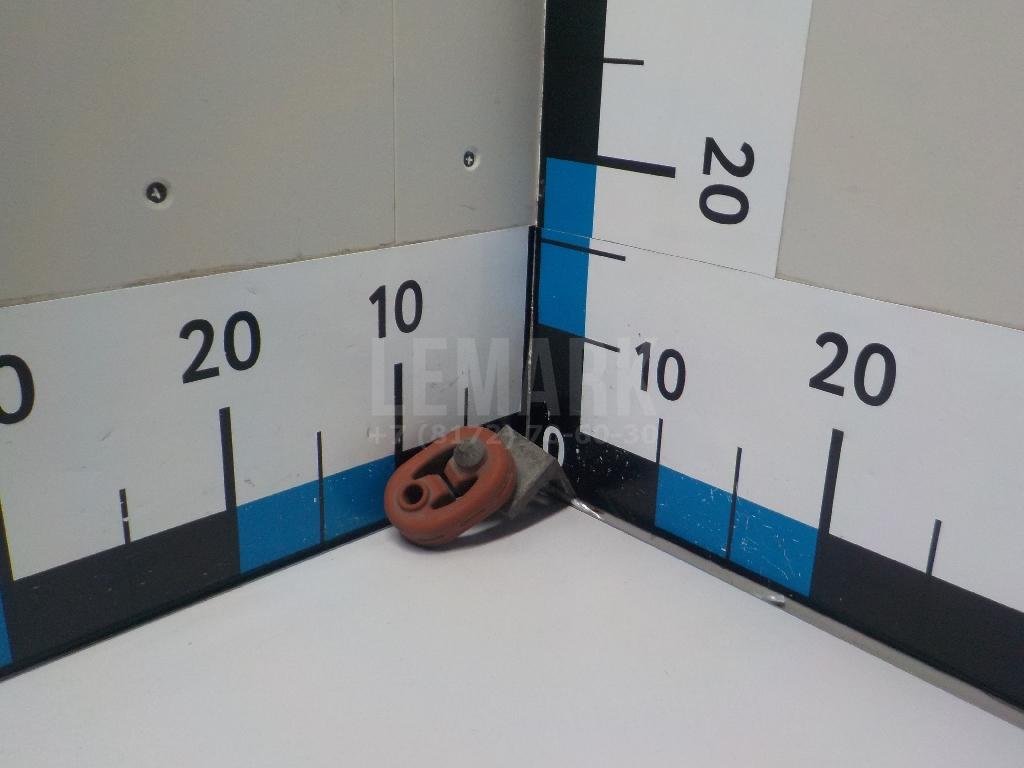 Кронштейн глушителя