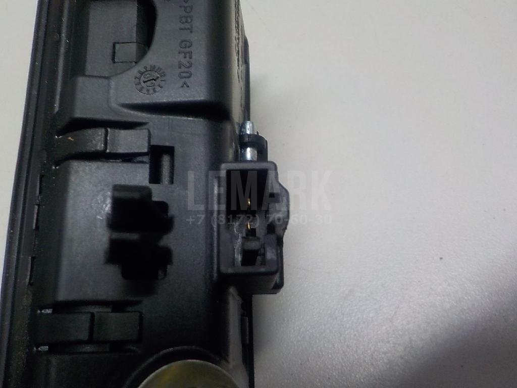 Кнопка открывания багажника