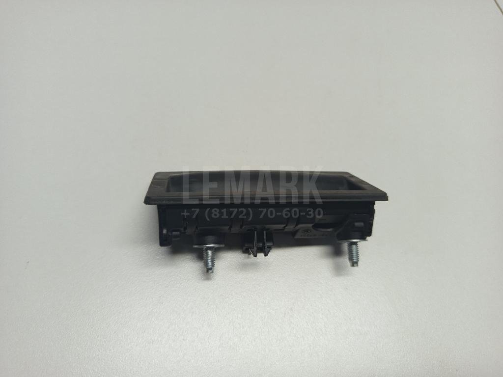 Кнопка открывания багажника