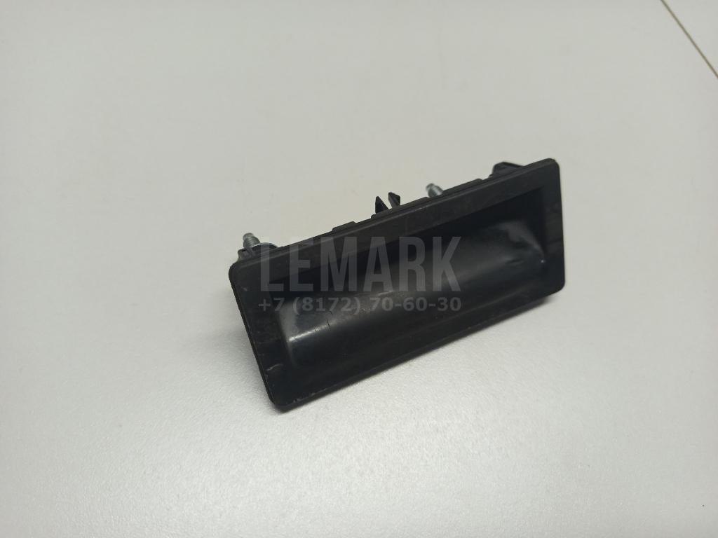 Кнопка открывания багажника