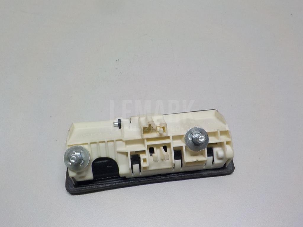 Кнопка открывания багажника