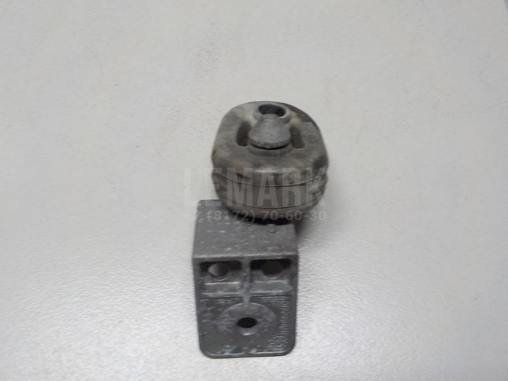 Кронштейн глушителя