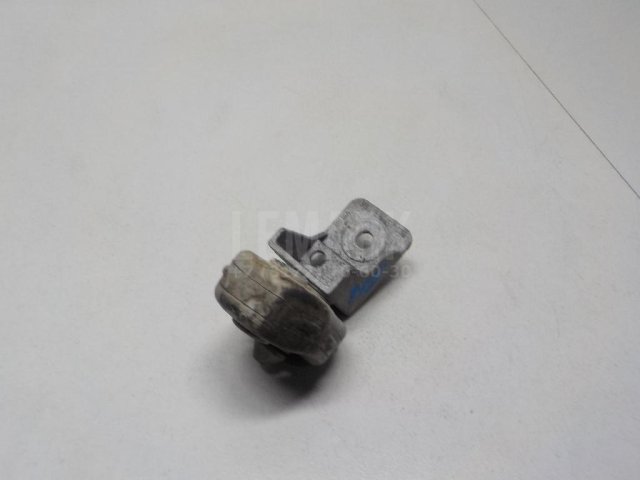 Кронштейн глушителя