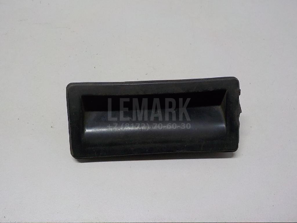 Кнопка открывания багажника