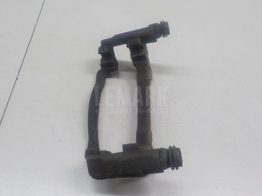 Скоба суппорта переднего левого