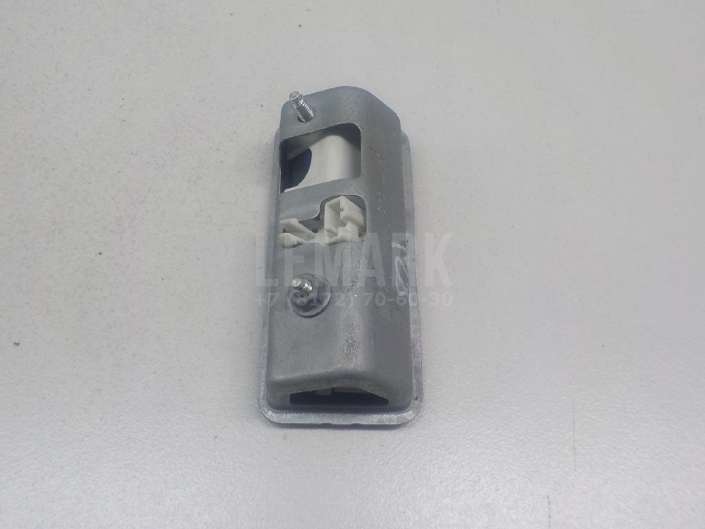 Кнопка открывания багажника