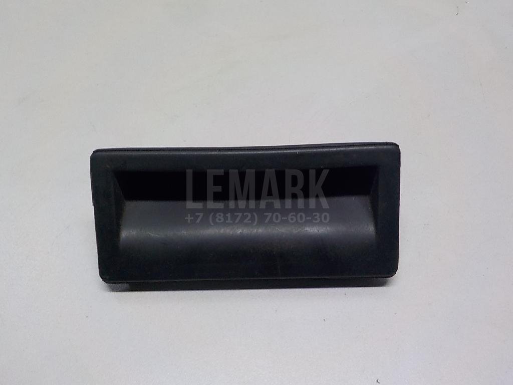 Кнопка открывания багажника