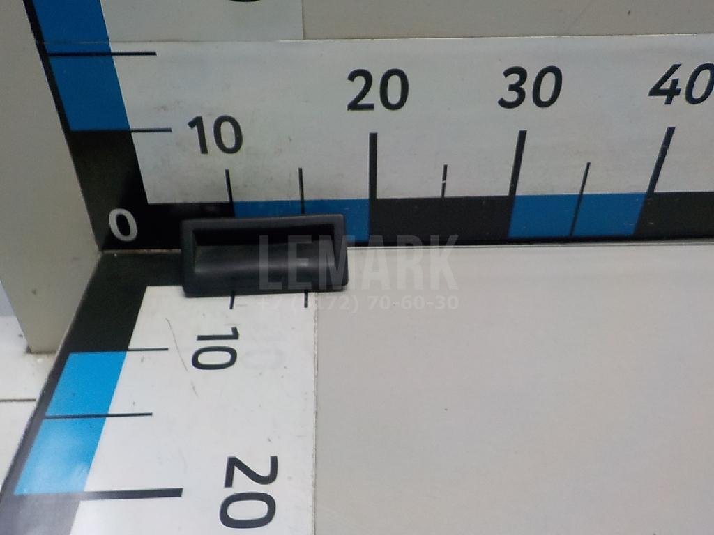 Кнопка открывания багажника