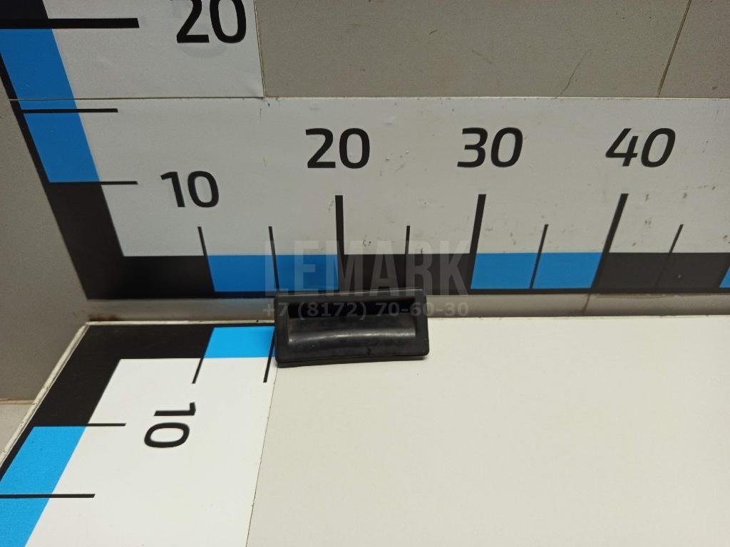 Кнопка открывания багажника