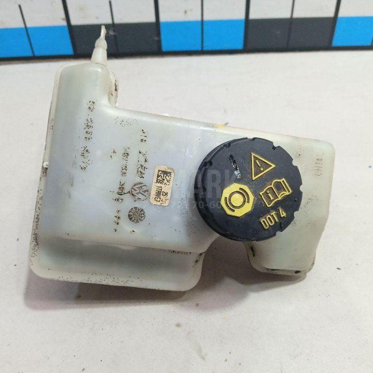 Бачок главного тормозного цилиндра