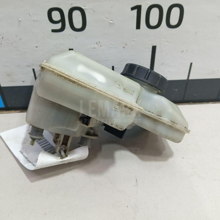 Бачок главного тормозного цилиндра