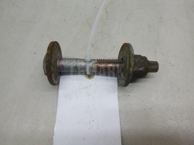 Болт развала задних колес