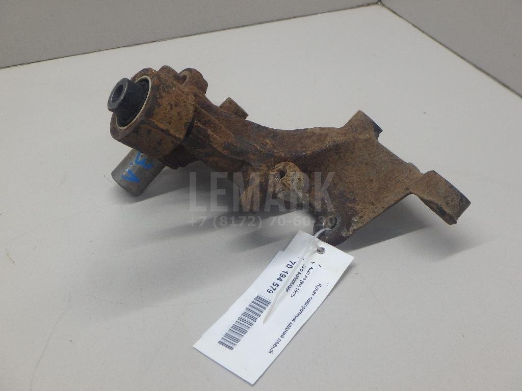 Кулак поворотный задний левый