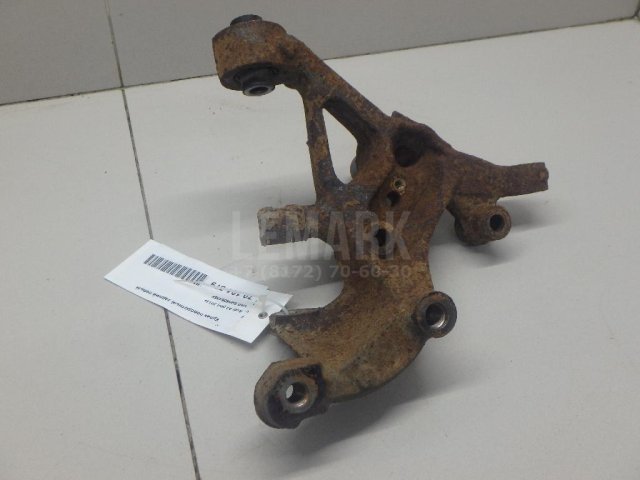 Кулак поворотный задний левый