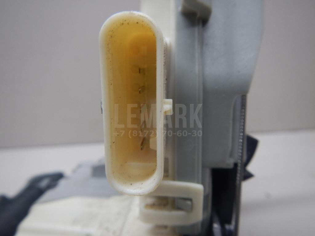 Замок двери задней правой